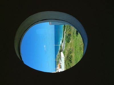 Portal window upper casita